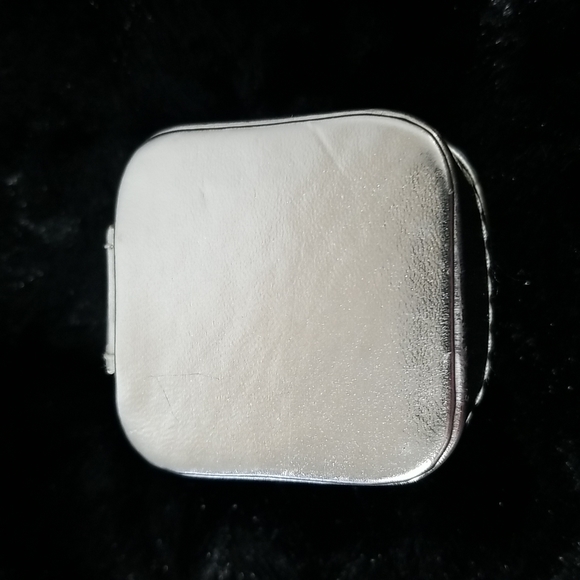 TOUS SILVER ZIP AROUND RING CASE - Picture 2 of 8